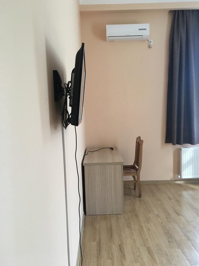 Kmg Hotel Khashuri Екстер'єр фото