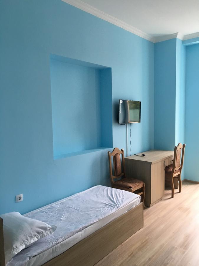 Kmg Hotel Khashuri Екстер'єр фото