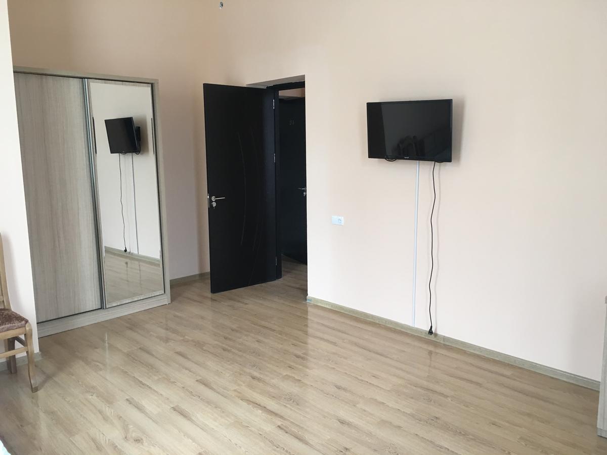 Kmg Hotel Khashuri Екстер'єр фото