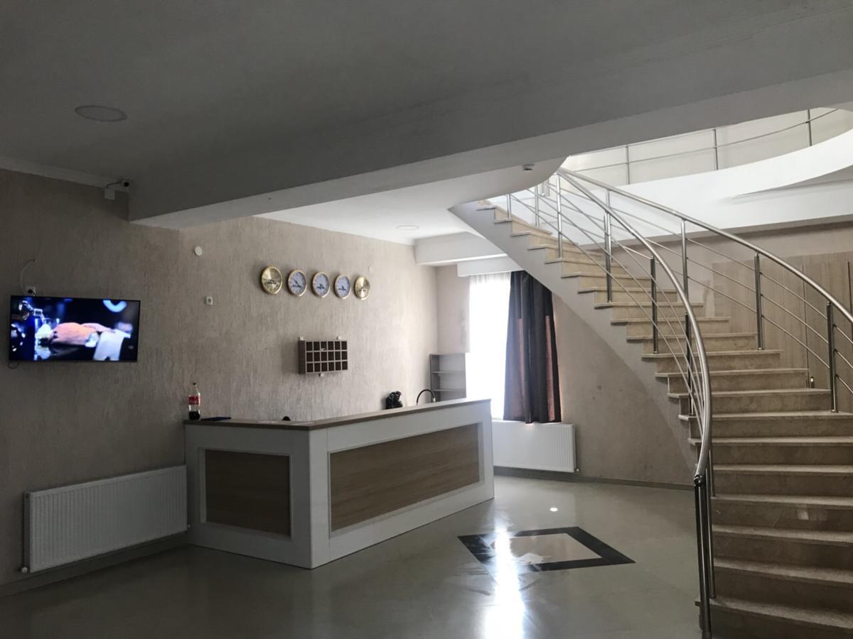 Kmg Hotel Khashuri Екстер'єр фото
