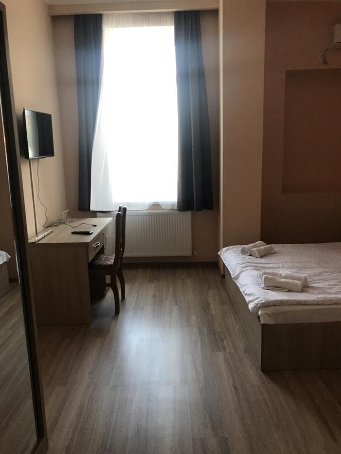 Kmg Hotel Khashuri Екстер'єр фото