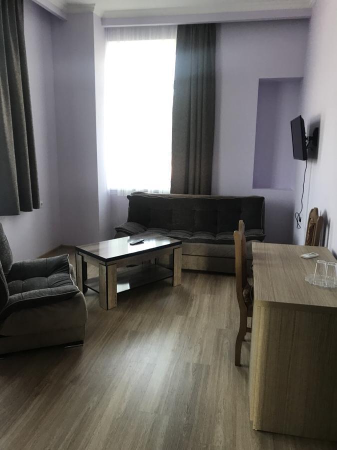 Kmg Hotel Khashuri Екстер'єр фото