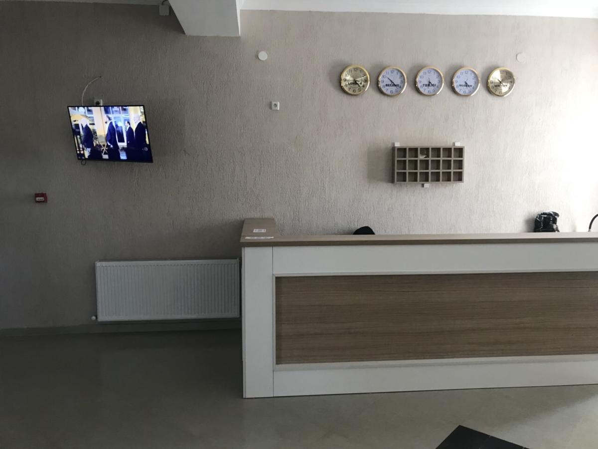 Kmg Hotel Khashuri Екстер'єр фото