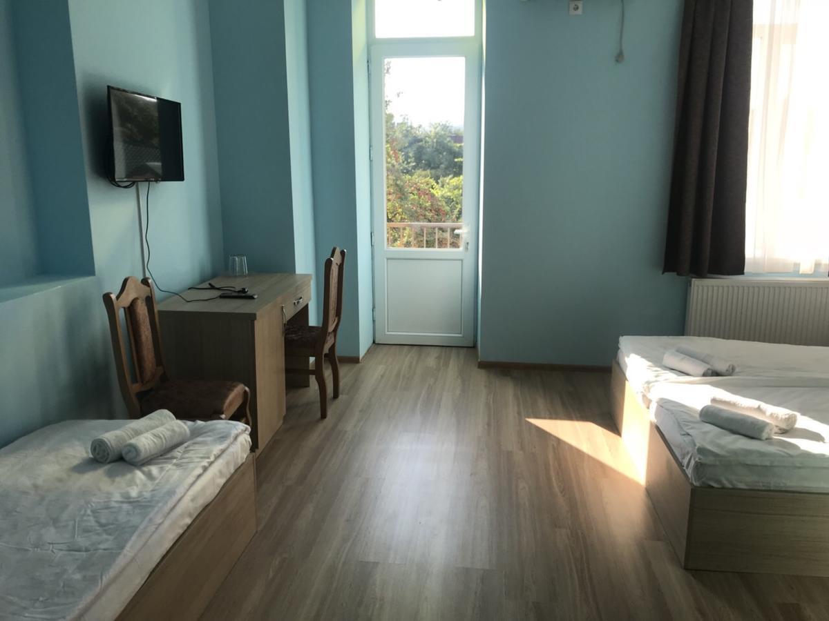 Kmg Hotel Khashuri Екстер'єр фото