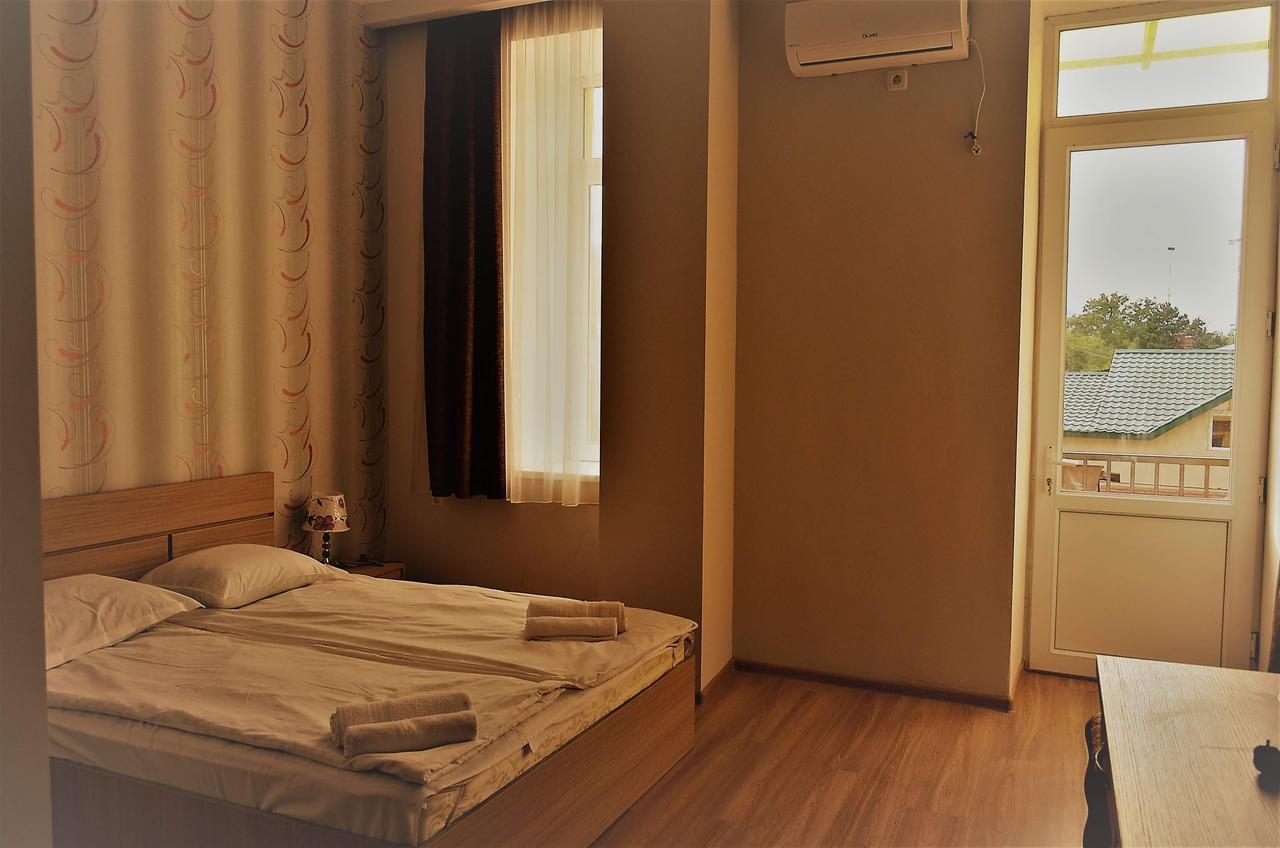 Kmg Hotel Khashuri Екстер'єр фото